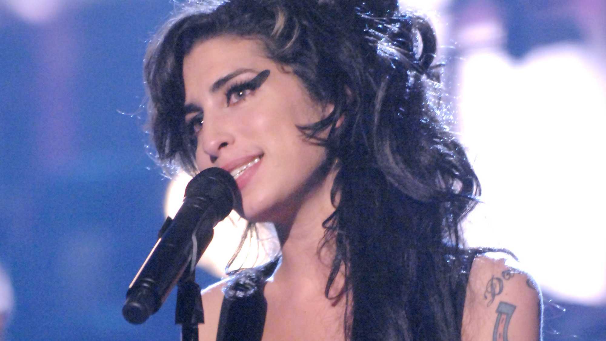 Amy (image 1)